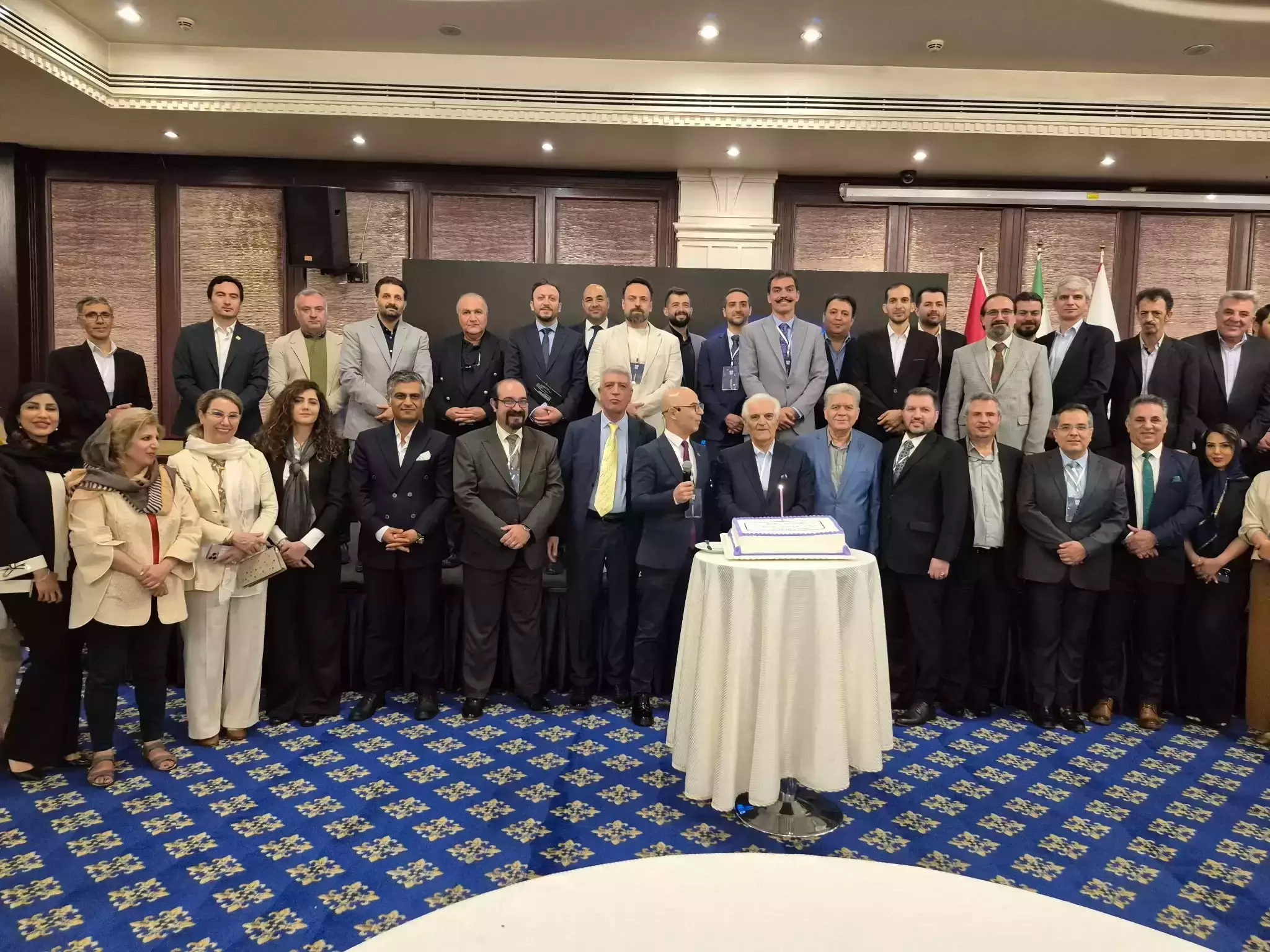 حضور چهرههای برجسته در رویداد تخصصی B2B آرایشی بهداشتی ایران به ابتکار دکتر موسی احمدزاده